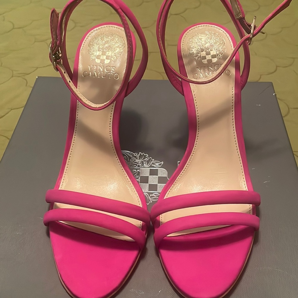 Nubuck shoes by Vince Camino